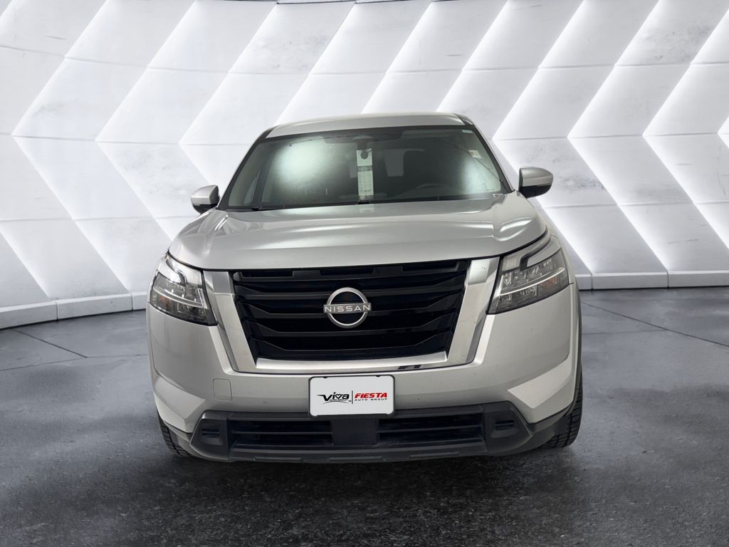 2022 Nissan Pathfinder S photo 2