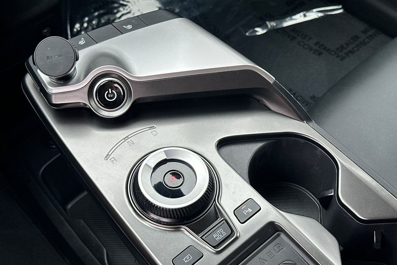 2022 Kia EV6 Light photo 15