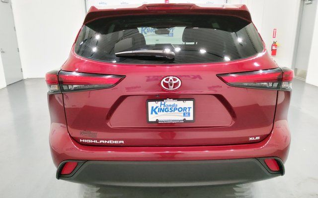 2023 Toyota Highlander L photo 4