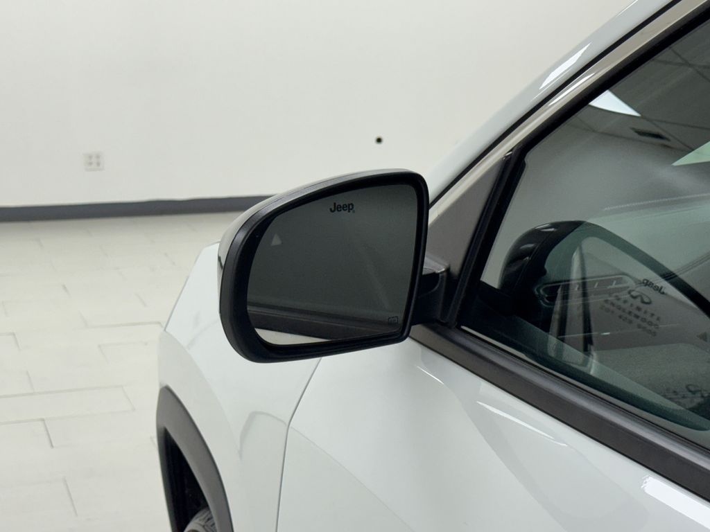 2024 Jeep Compass Latitude photo 29