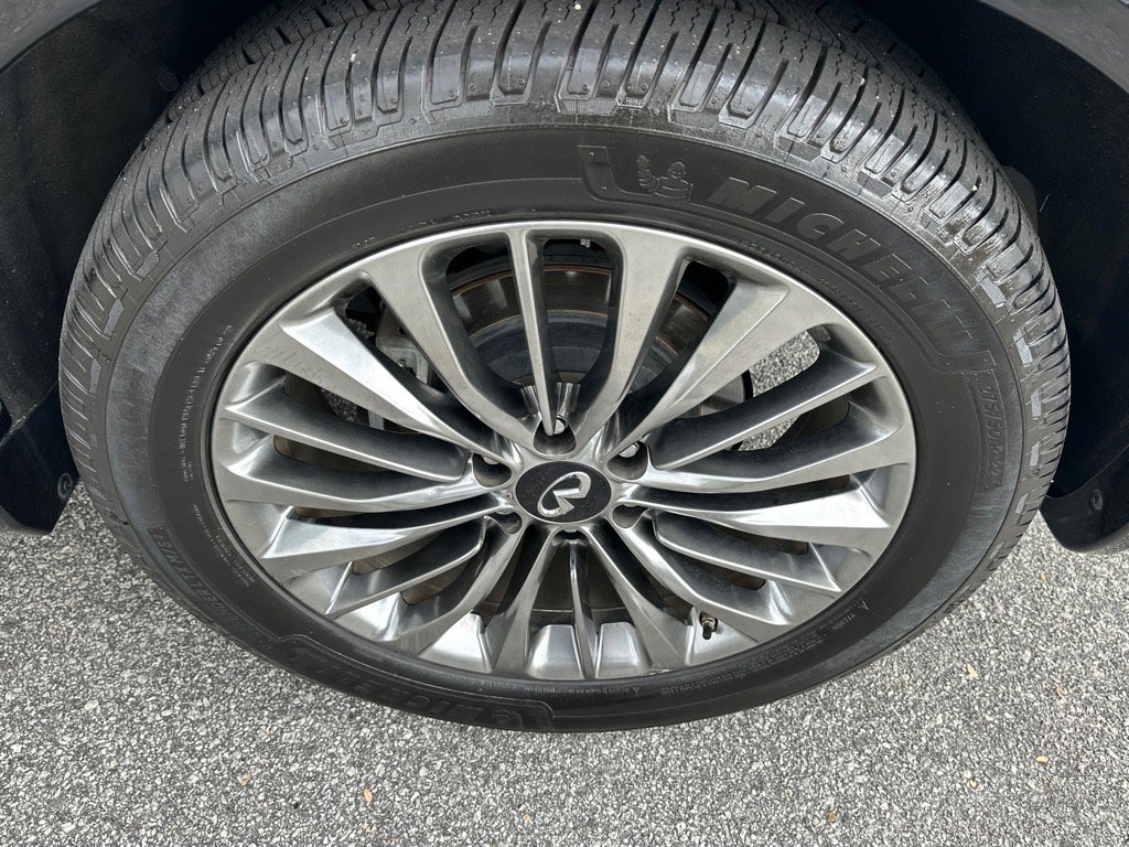 2020 Infiniti QX80 Luxe photo 27