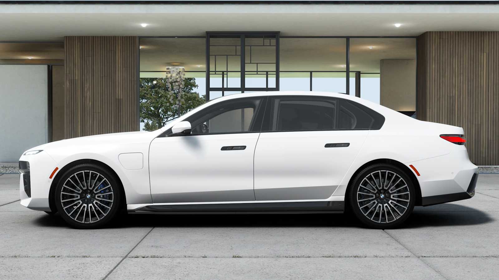 2026 Bmw 750e photo 2