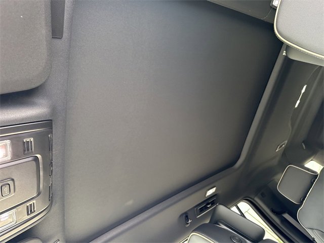 2025 Chevrolet Suburban Premier photo 20