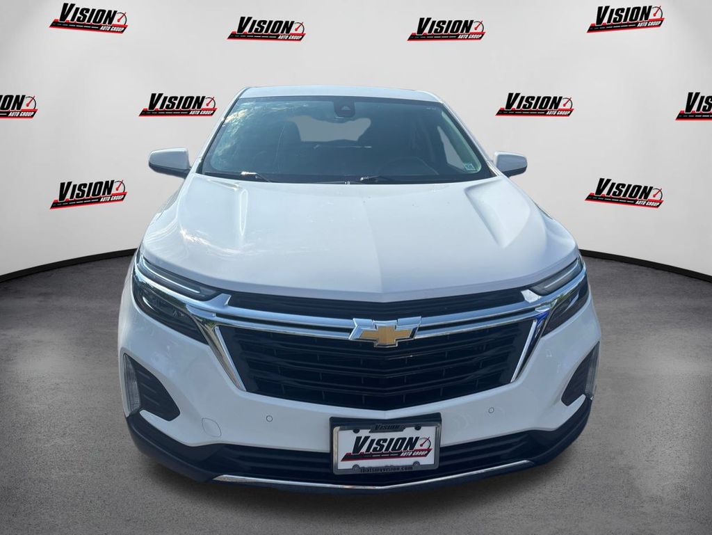 2022 Chevrolet Equinox LT photo 2