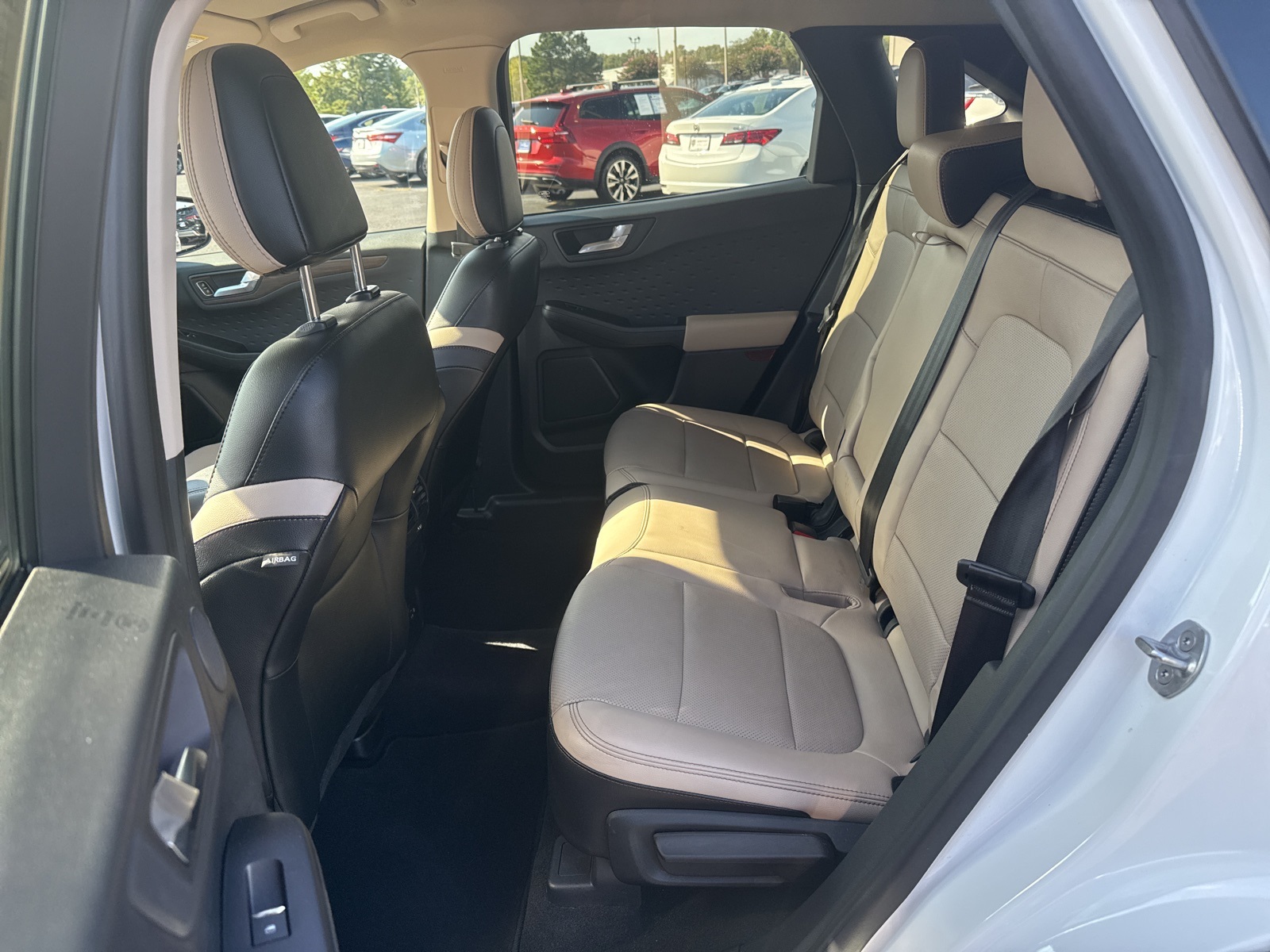 2020 Ford Escape Titanium Hybrid photo 26