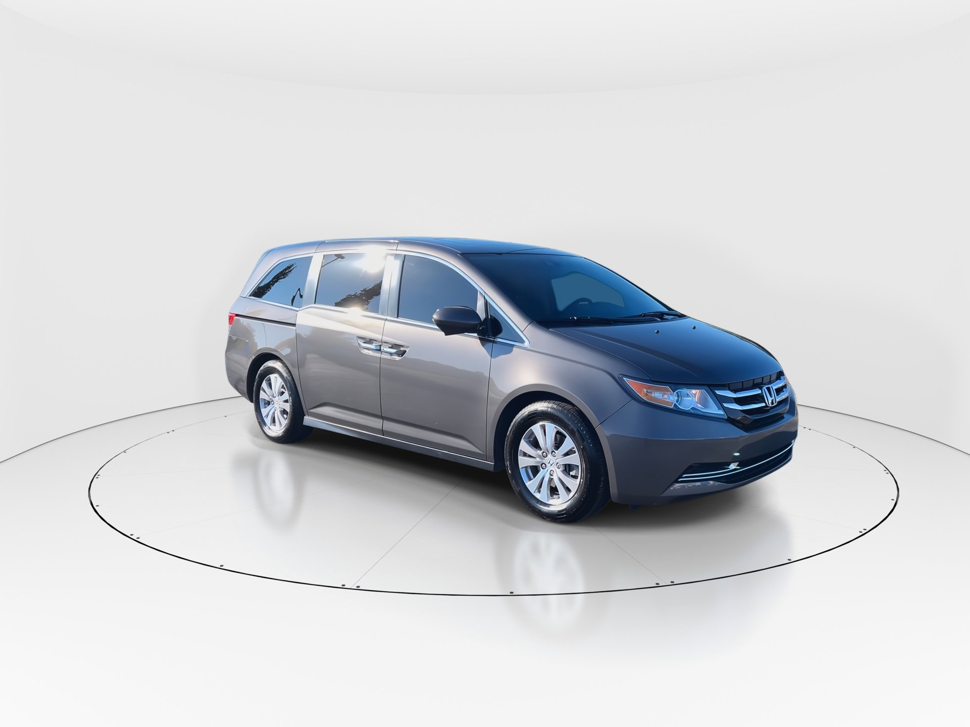 2016 Honda Odyssey EX photo 2