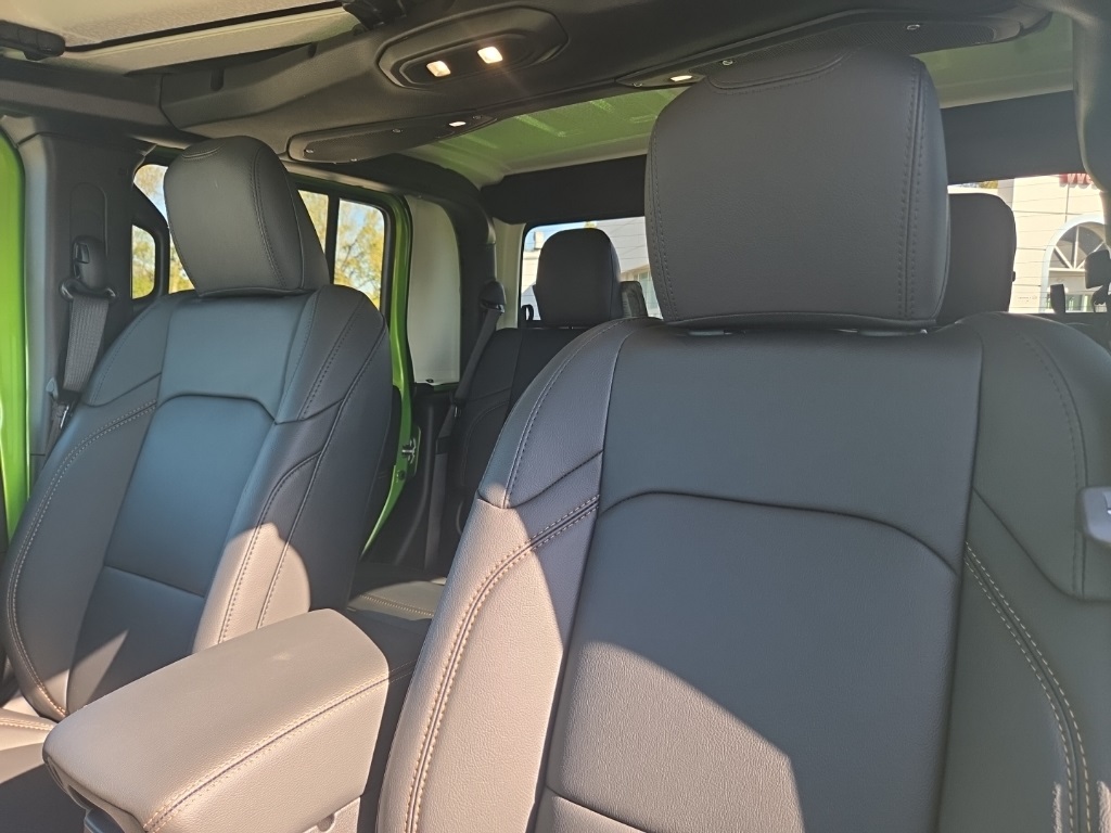 2025 Jeep Gladiator Sport S photo 13