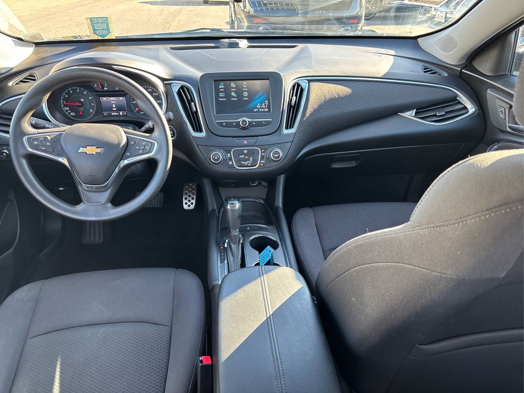 2017 Chevrolet Malibu 1LT photo 17