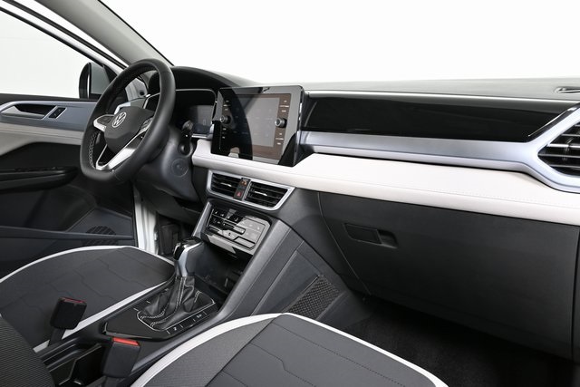2025 Volkswagen Taos SE photo 20