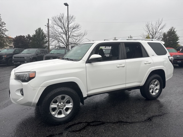 2017 Toyota 4Runner SR5 photo 7