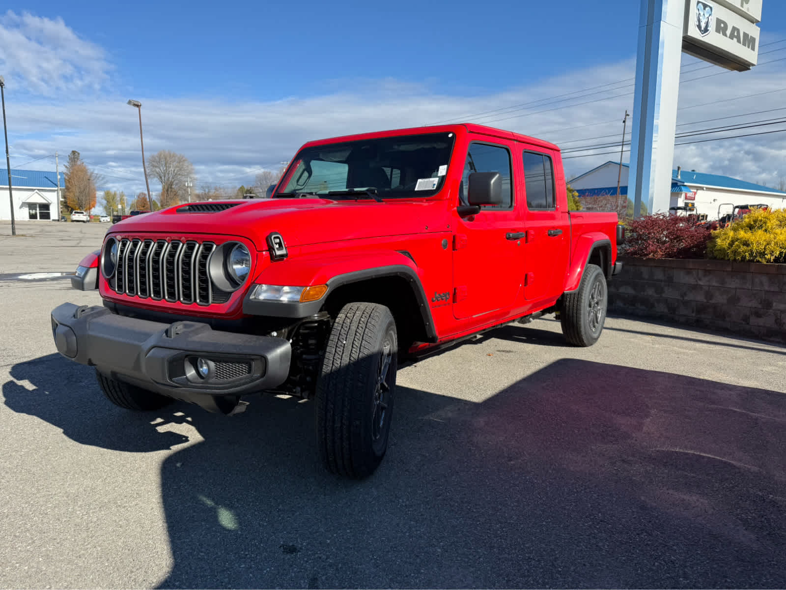 2026 Jeep Gladiator Sport S's photo