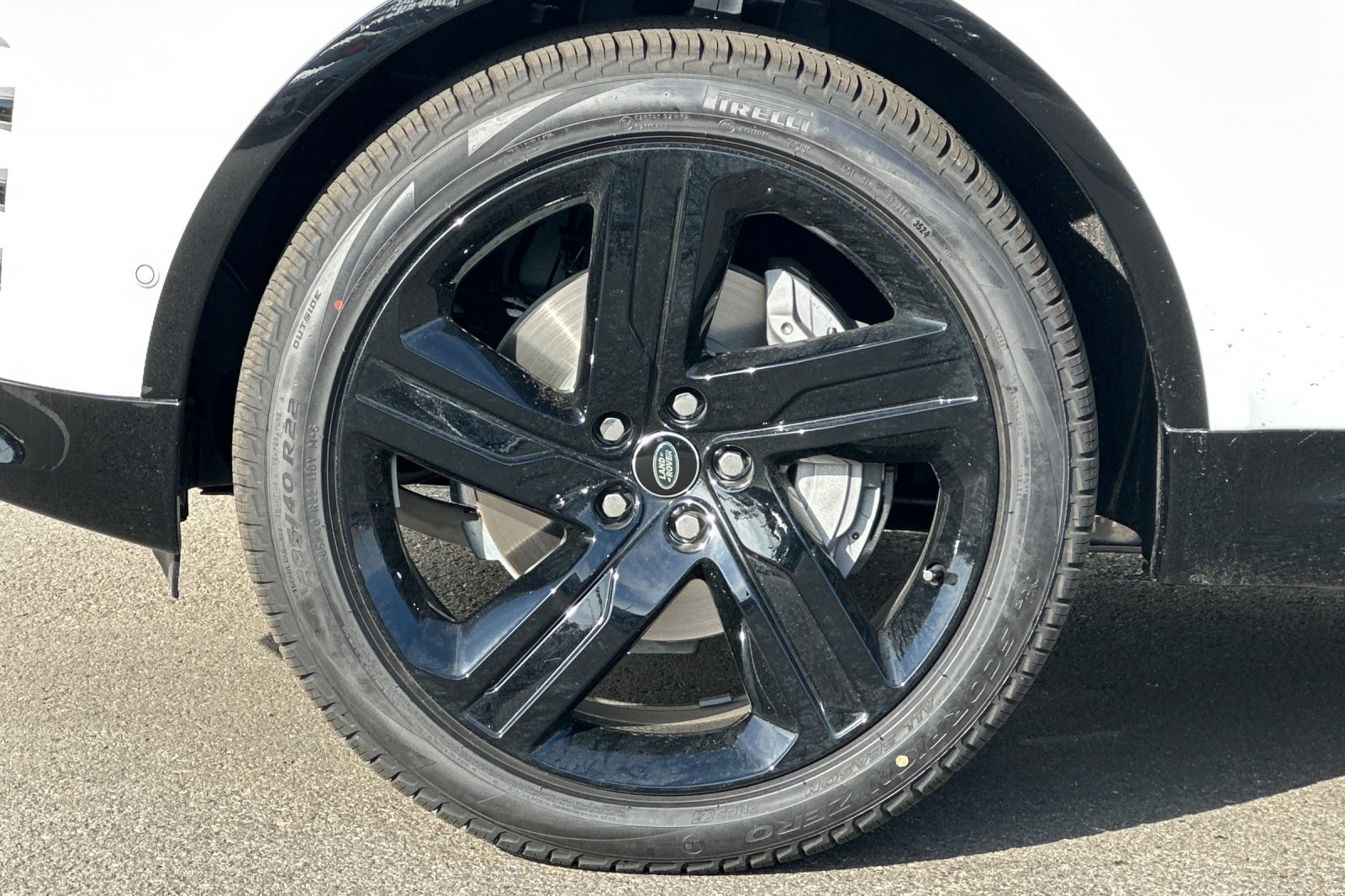 2025 Land Rover Discovery SE photo 28