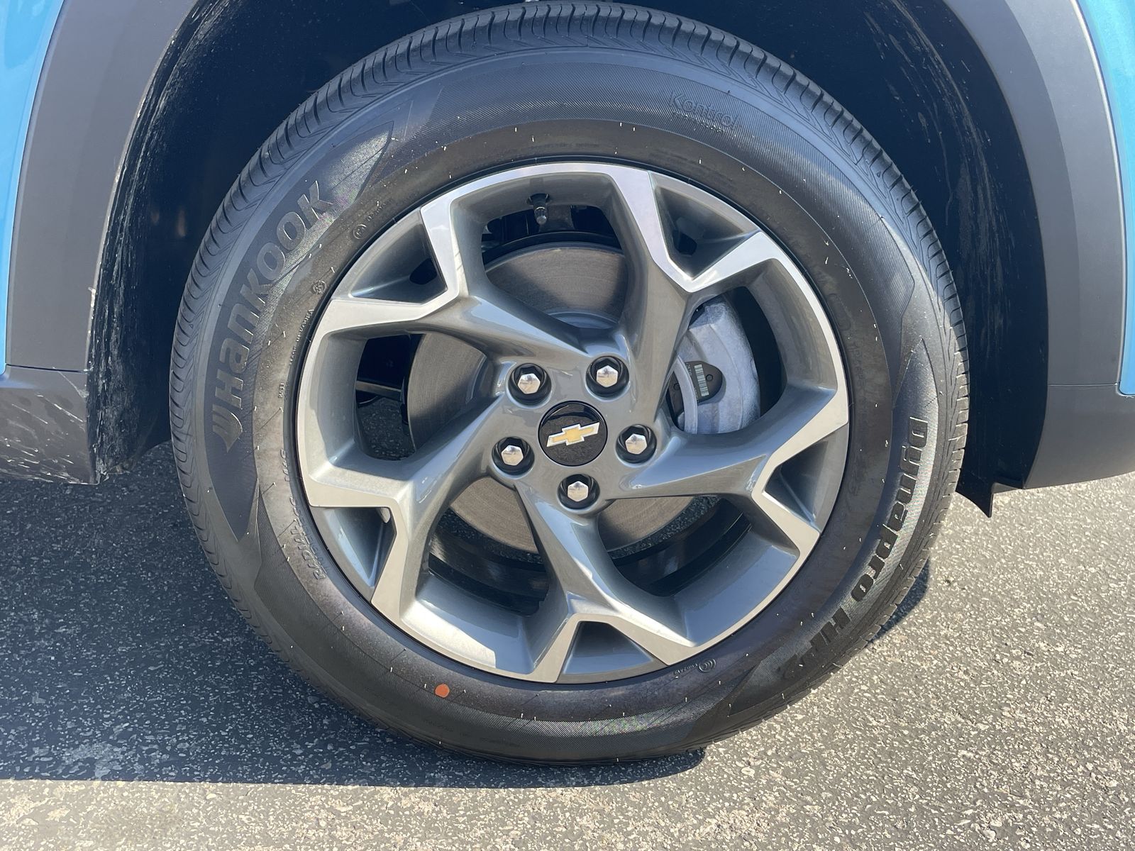 2025 Chevrolet Trax LT photo 28