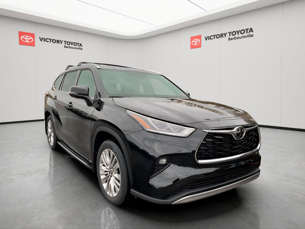 2026 Toyota Highlander Platinum's photo