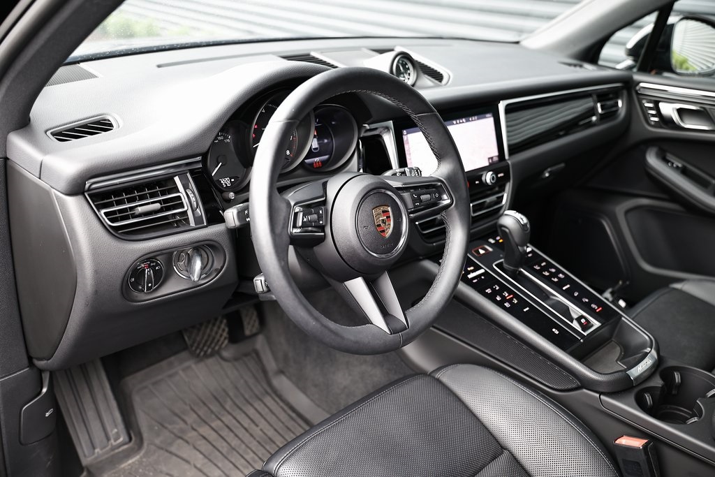 2024 Porsche Macan S photo 4