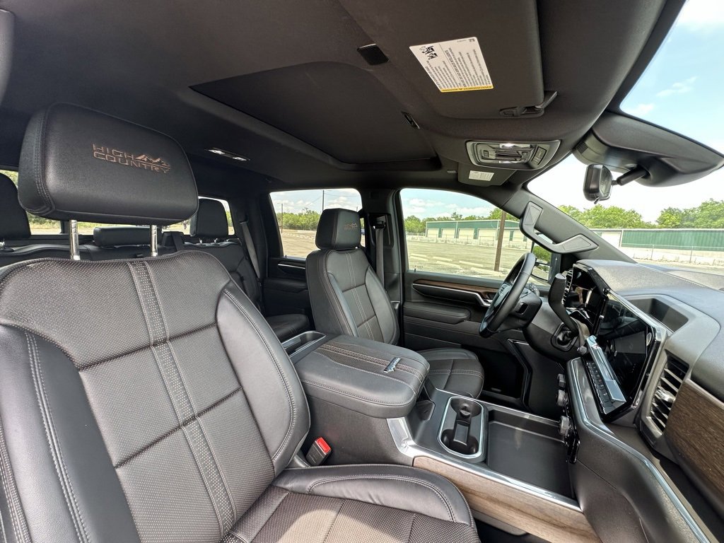 2025 Chevrolet Silverado 2500HD High Country photo 12
