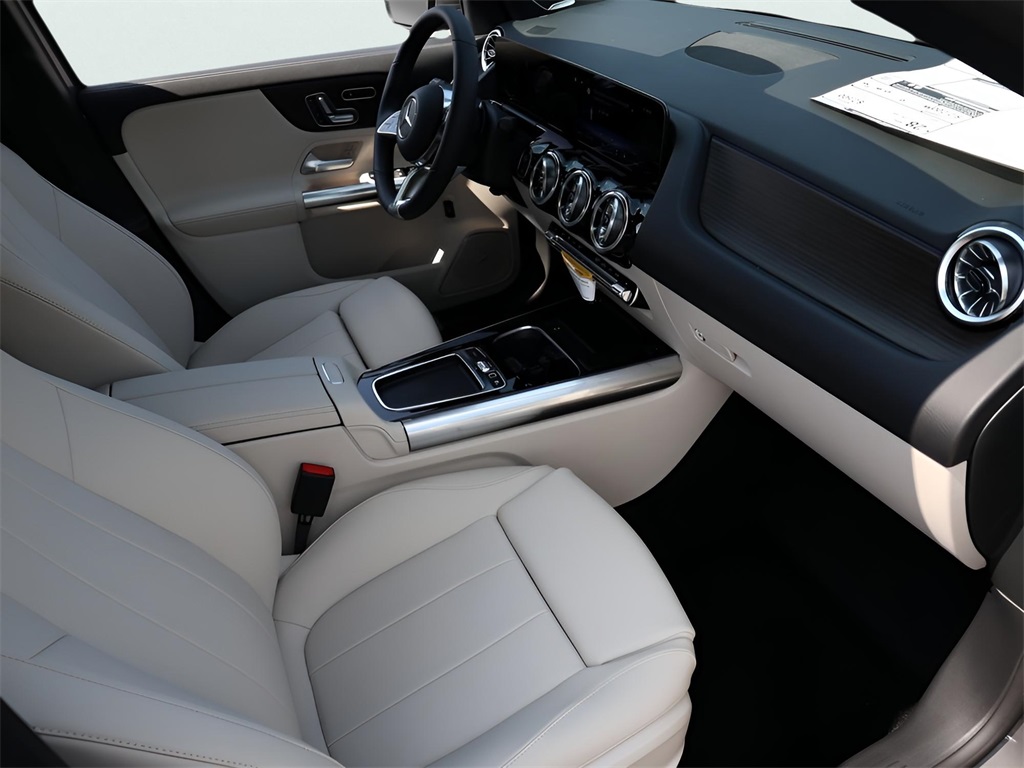 2026 Mercedes Benz GLA 250 4MATIC photo 12