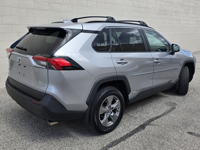 2024 Toyota RAV4 Hybrid XLE photo 4