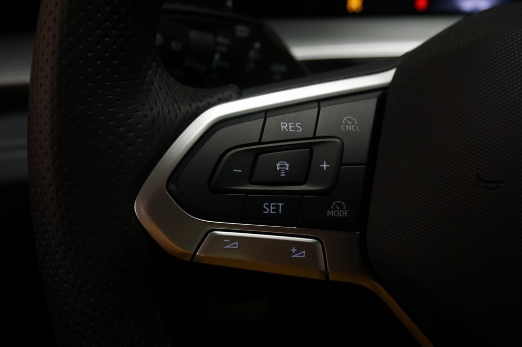 2025 Volkswagen Tiguan SE R-Line Black photo 20