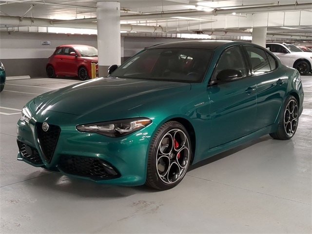 2025 Alfa Romeo Giulia Base photo 3