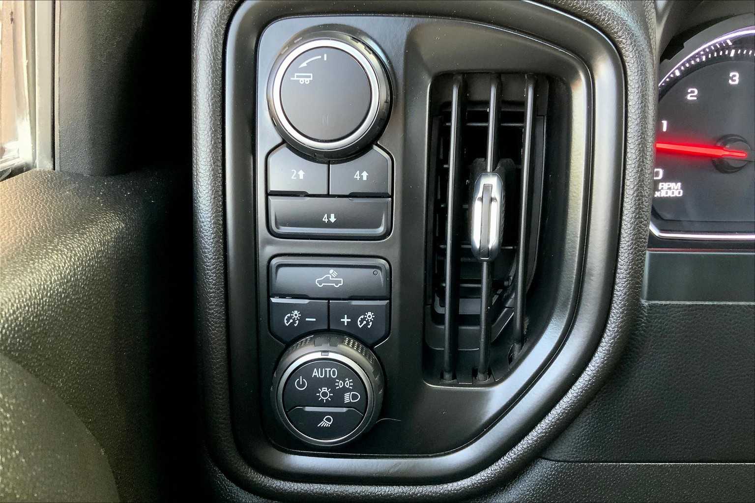 2022 Chevrolet Silverado 2500HD Custom photo 31