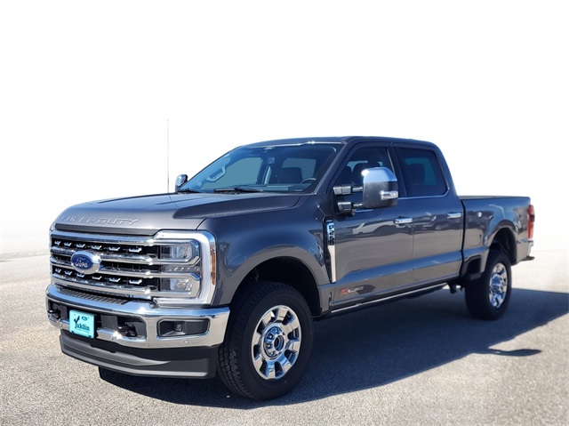 2025 Ford F-250 Lariat photo 2
