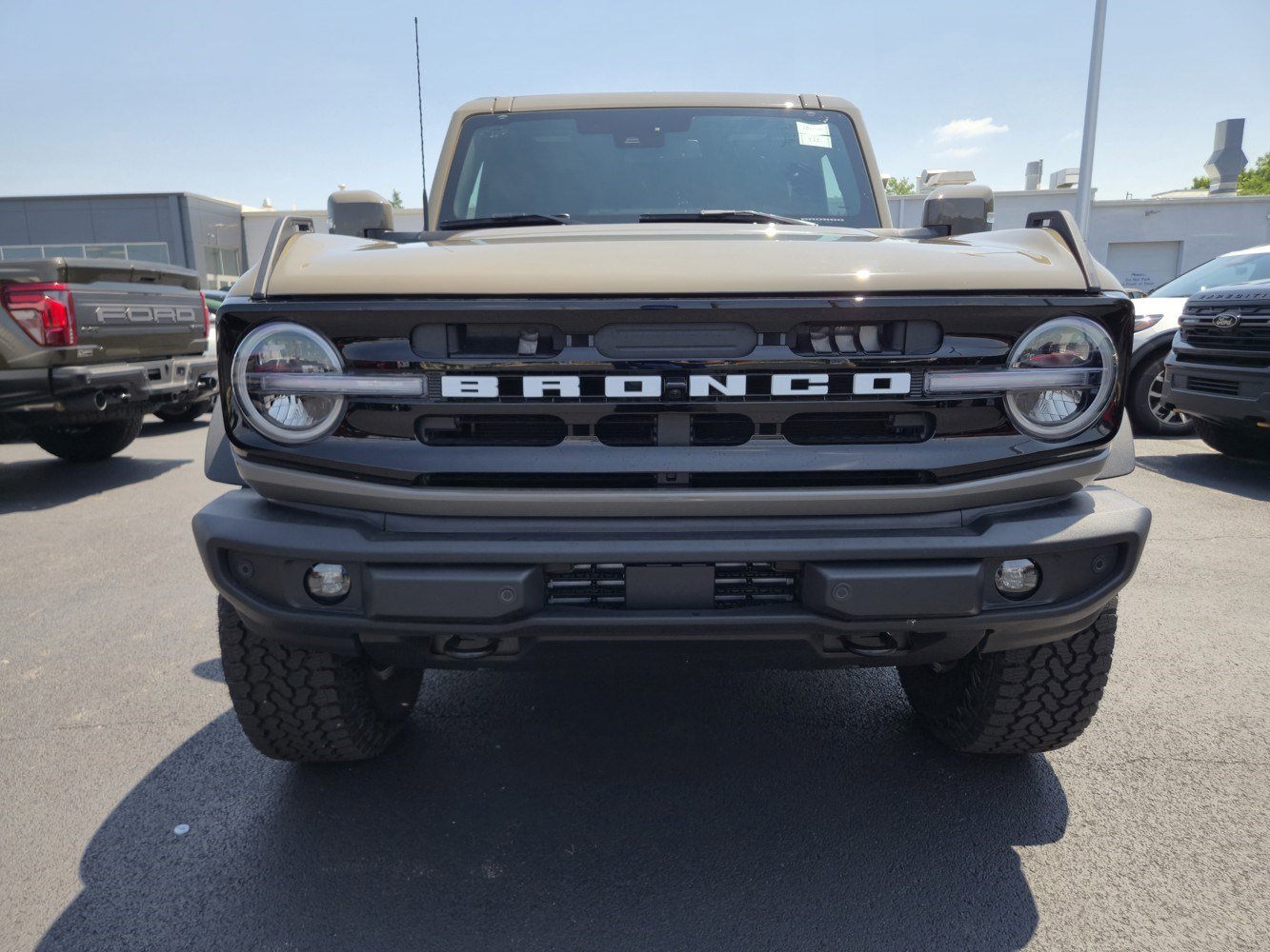 2025 Ford Bronco Outer Banks photo 28