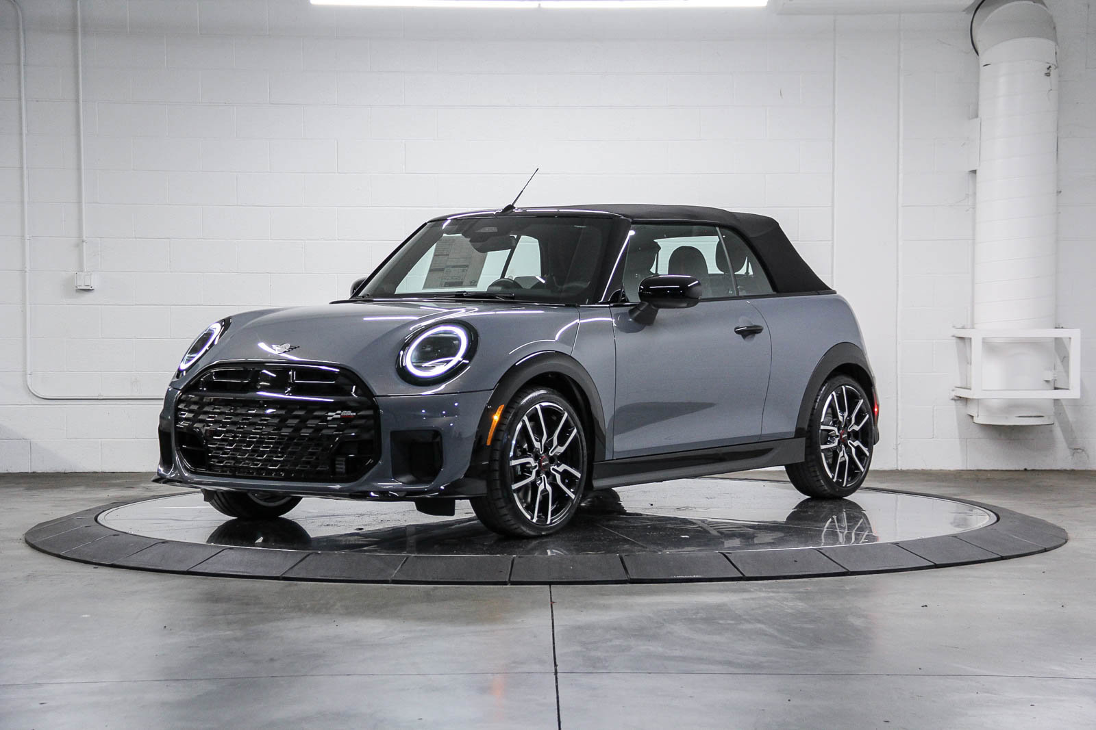 2026 Mini Cooper Convertible Iconic photo 3