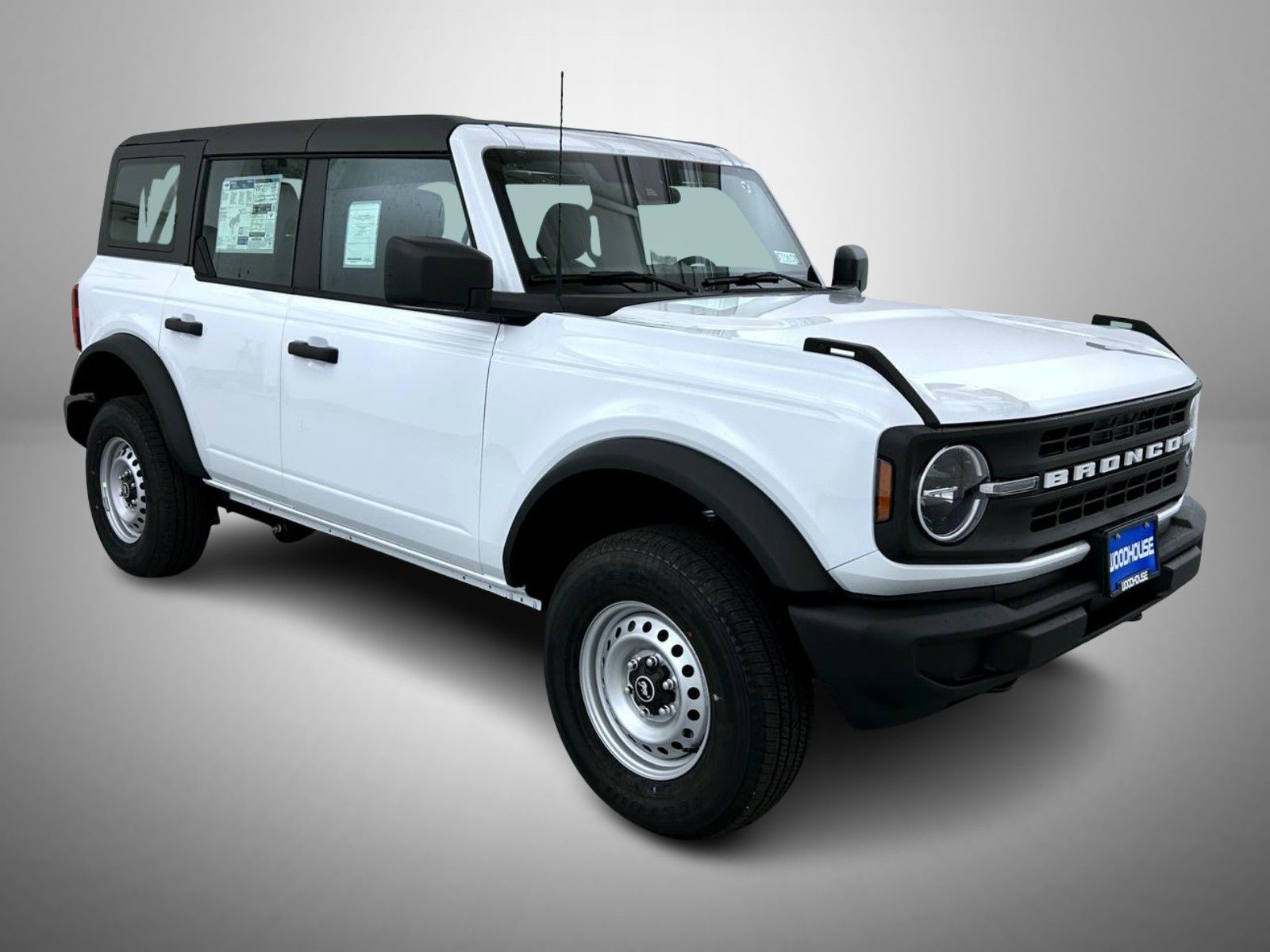 2025 Ford Bronco Base photo 3