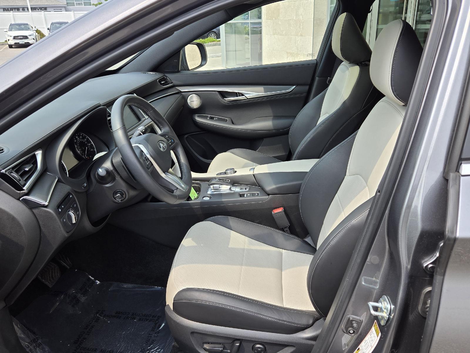 2025 Infiniti QX55 Essential photo 3