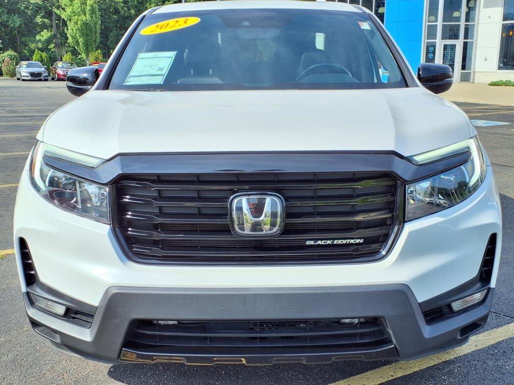 2023 Honda Ridgeline Black Edition photo 2