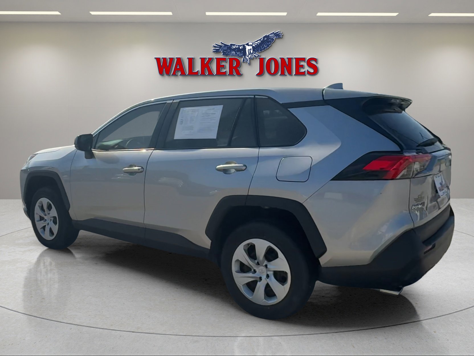 2023 Toyota RAV4 LE photo 4