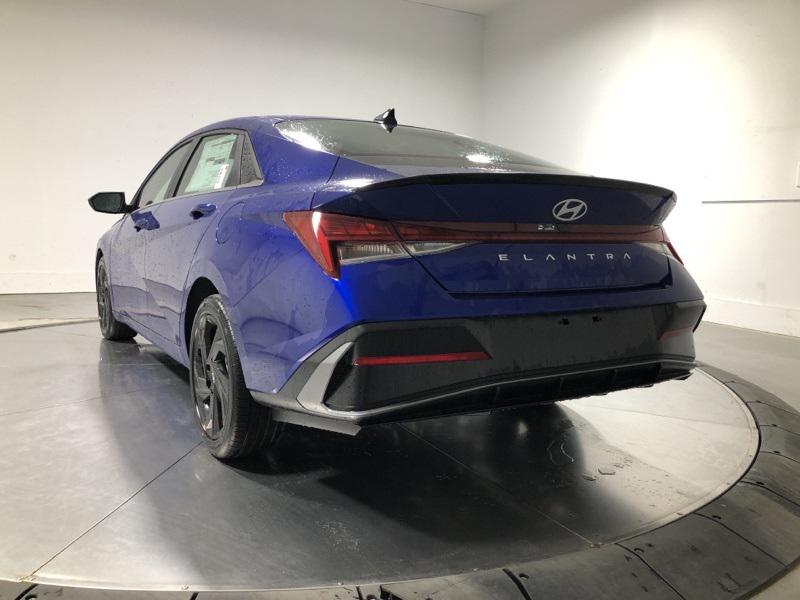 2026 Hyundai Elantra SEL Sport photo 4