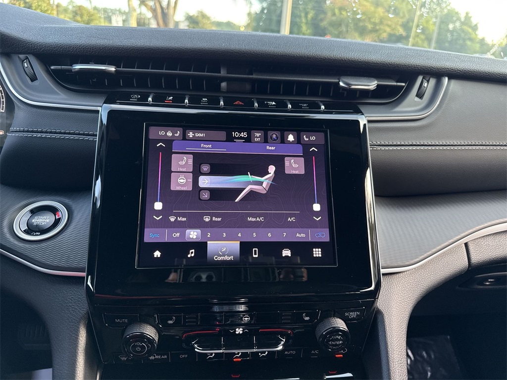 2025 Jeep Grand Cherokee Altitude photo 20
