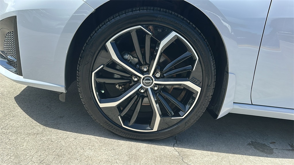 2024 Nissan Altima 2.5 SR photo 11