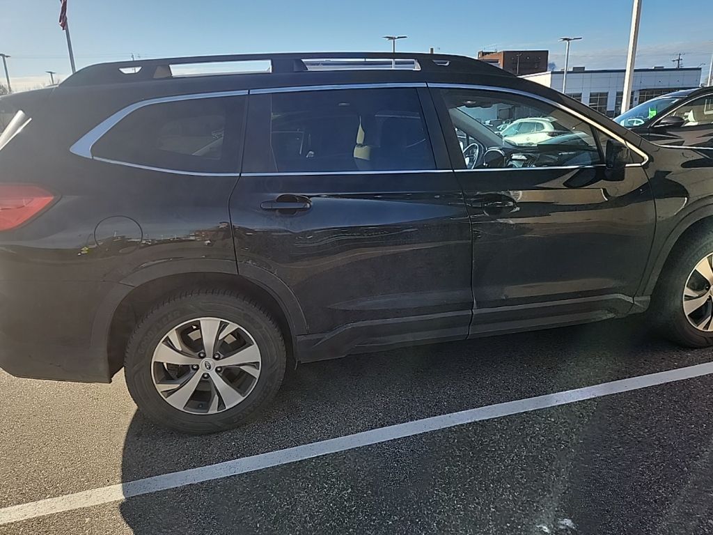 2022 Subaru Ascent Premium photo 3