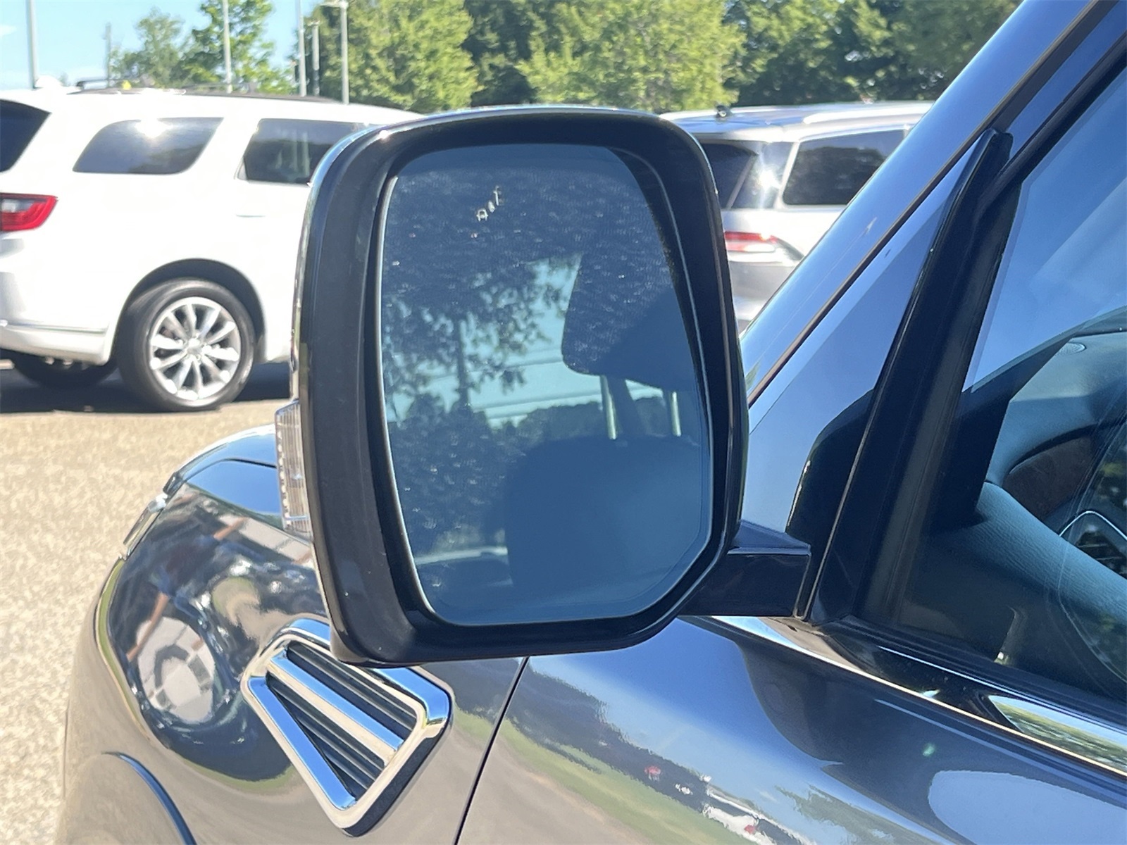 2021 Nissan Armada SL photo 36