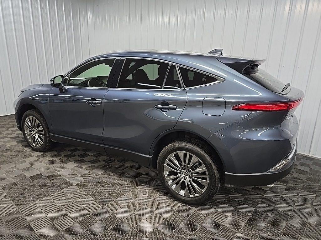 2022 Toyota Venza photo 3