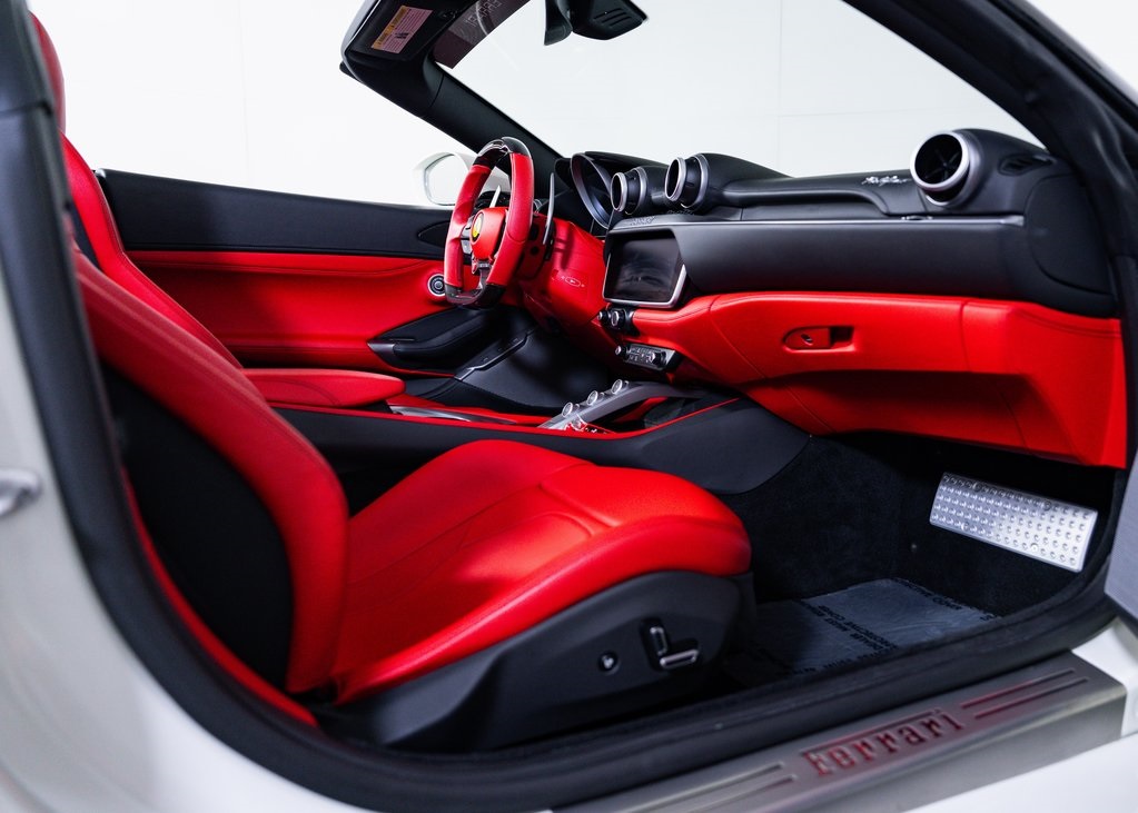 Certified Used 2019 White Ferrari Base image 25