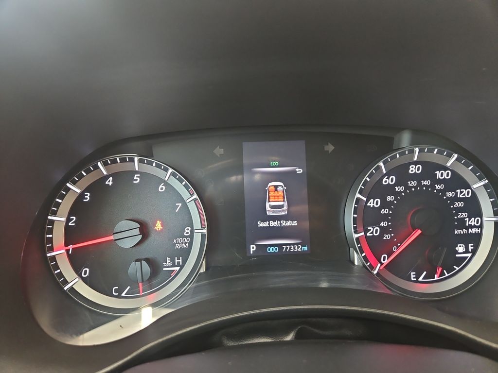 2021 Toyota Highlander LE photo 10