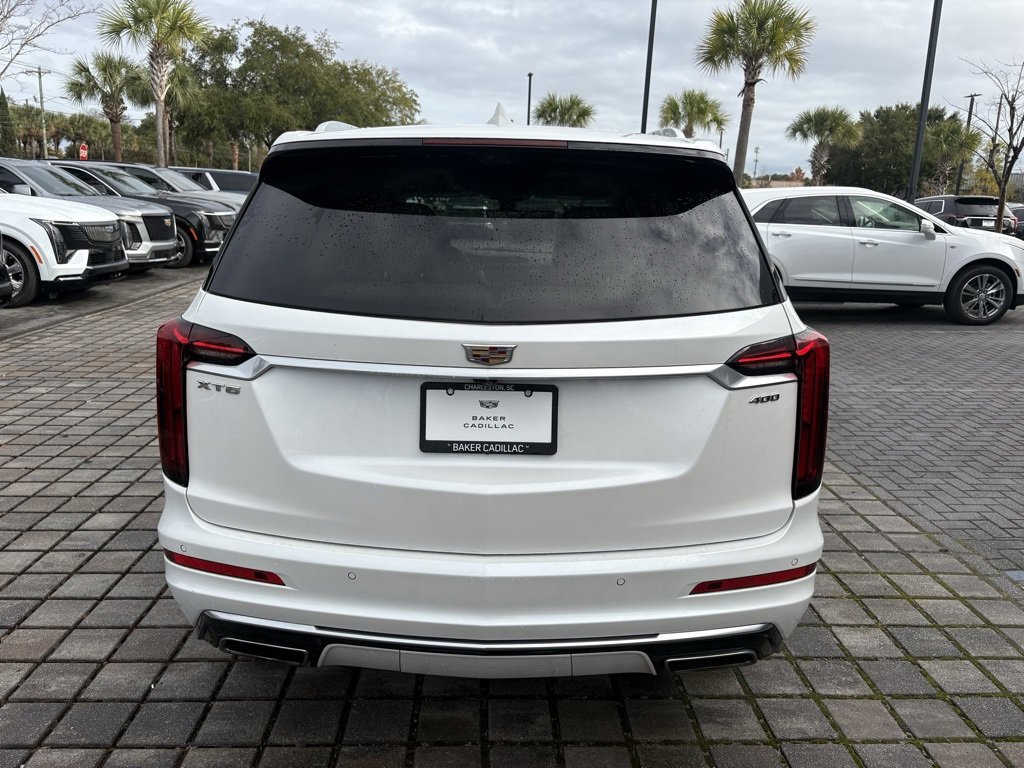 2022 Cadillac XT6 Premium Luxury photo 2