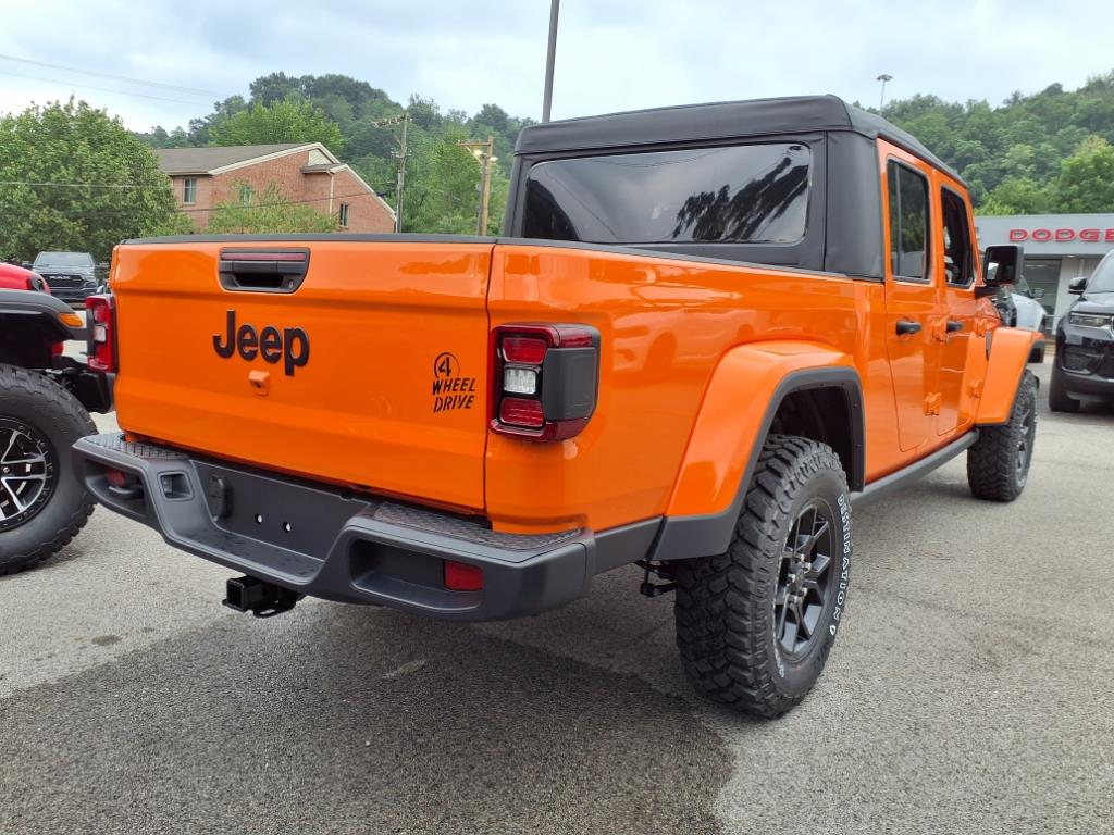 2025 Jeep Gladiator Willys photo 2