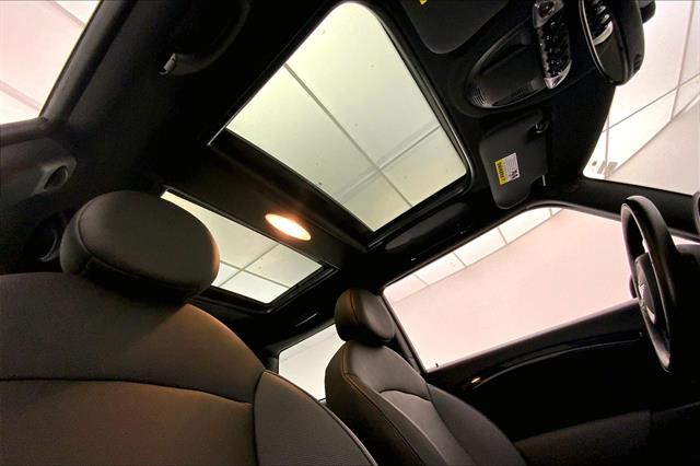 2010 Mini Cooper S photo 24