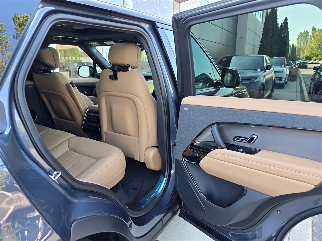 2025 Land Rover Range Rover Sport SE photo 26