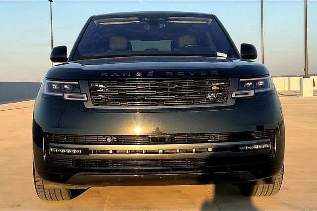 2023 Land Rover Range Rover SE photo 2