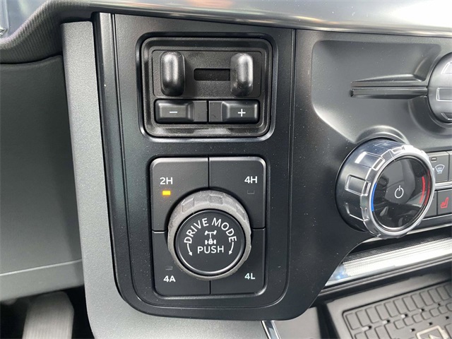 2025 Ford F-150 Lariat photo 14