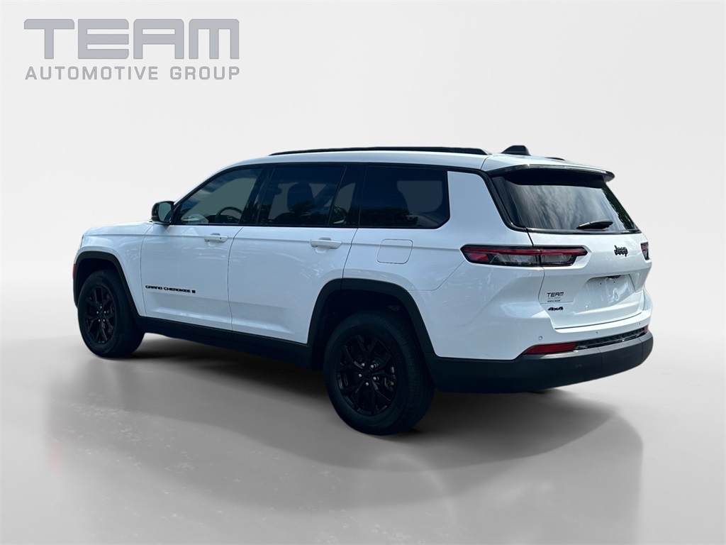 2024 Jeep Grand Cherokee Altitude photo 3
