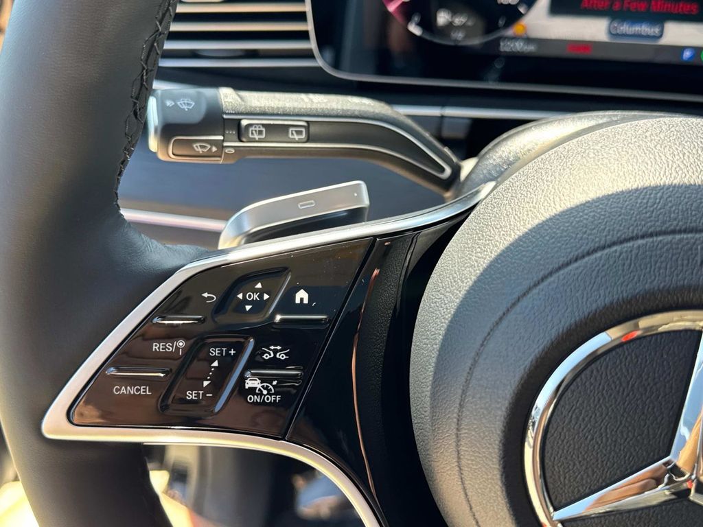 2026 Mercedes Benz GLS 450 4MATIC photo 27