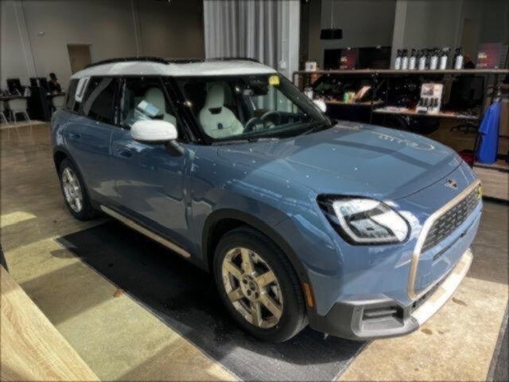 2025 Mini Countryman SE ALL4 photo 2