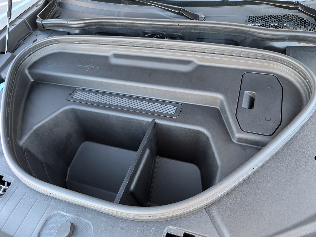 2025 Audi Q6 E-tron Premium photo 4